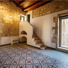  6 bedroom villa with heated pool in Modica, sleeps 18